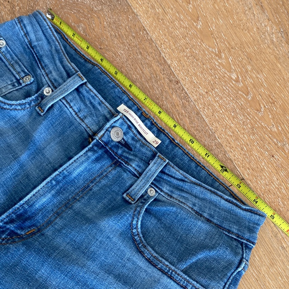 LEVI’S 725 High Rise Bootcut Distressed 8/29 (like new!) - Picture 10 of 14